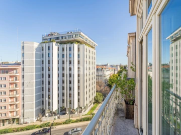 Apartamento T3 para Arrendamento em Santo António