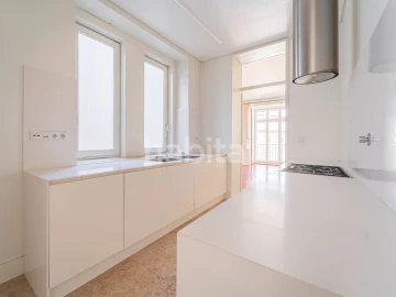 Apartamento T3 para Arrendamento em Santo António