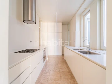 Apartamento T3 para Arrendamento em Santo António