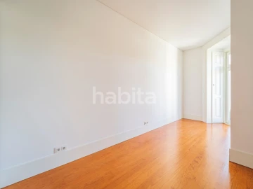 Apartamento T3 para Arrendamento em Santo António