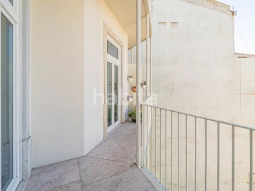 Apartamento T3 para Arrendamento em Santo António