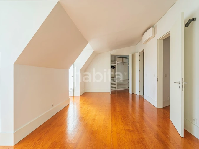 Apartamento T3 para Arrendamento em Santo António Foto 11