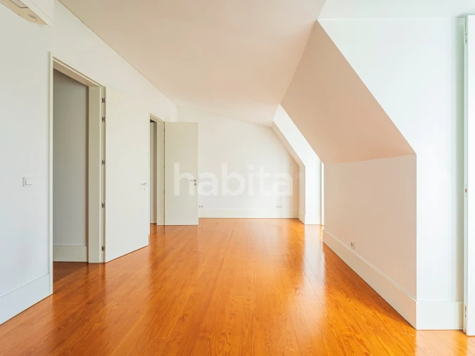 Apartamento T3 para Arrendamento em Santo António Foto 14