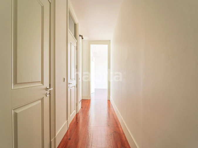 Apartamento T3 para Arrendamento em Santo António Foto 25