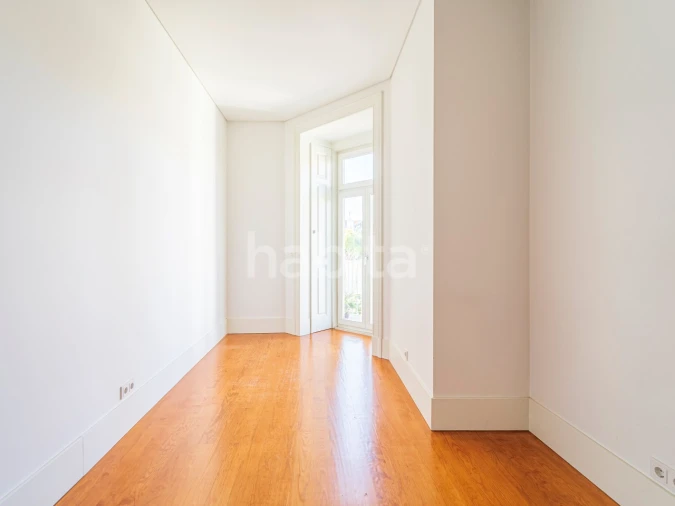 Apartamento T3 para Arrendamento em Santo António Foto 32