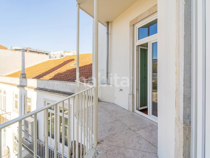 Apartamento T3 para Arrendamento em Santo António Foto 35