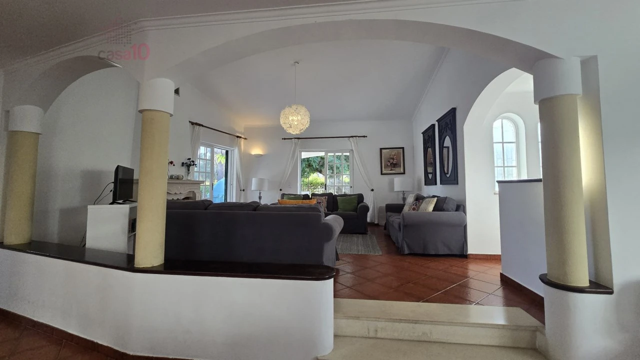 Moradia T6 para Venda em Albufeira e Olhos de Água Foto 11