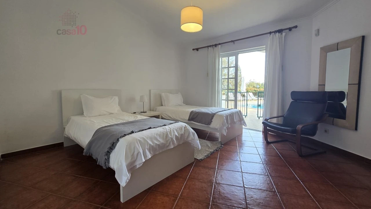 Moradia T6 para Venda em Albufeira e Olhos de Água Foto 15