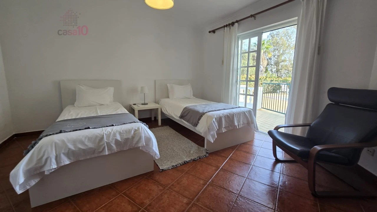 Moradia T6 para Venda em Albufeira e Olhos de Água Foto 16