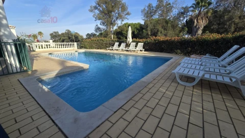 Moradia T6 para Venda em Albufeira e Olhos de Água