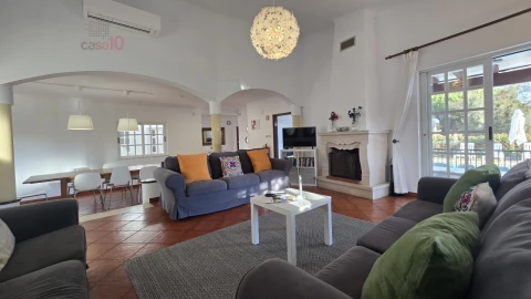 Moradia T6 para Venda em Albufeira e Olhos de Água