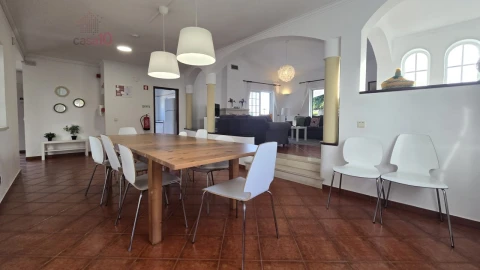 Moradia T6 para Venda em Albufeira e Olhos de Água