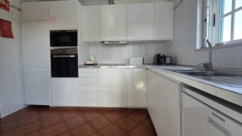 Moradia T6 para Venda em Albufeira e Olhos de Água