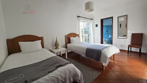 Moradia T6 para Venda em Albufeira e Olhos de Água