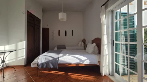 Moradia T6 para Venda em Albufeira e Olhos de Água