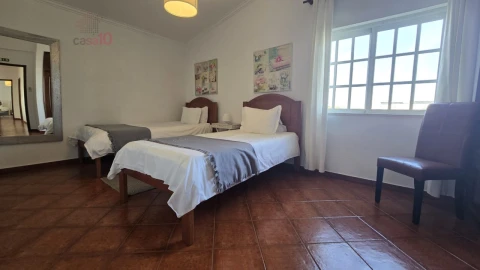 Moradia T6 para Venda em Albufeira e Olhos de Água