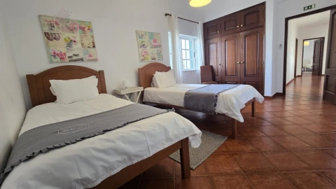 Moradia T6 para Venda em Albufeira e Olhos de Água