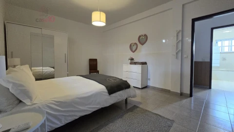 Moradia T6 para Venda em Albufeira e Olhos de Água