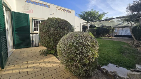 Moradia T6 para Venda em Albufeira e Olhos de Água