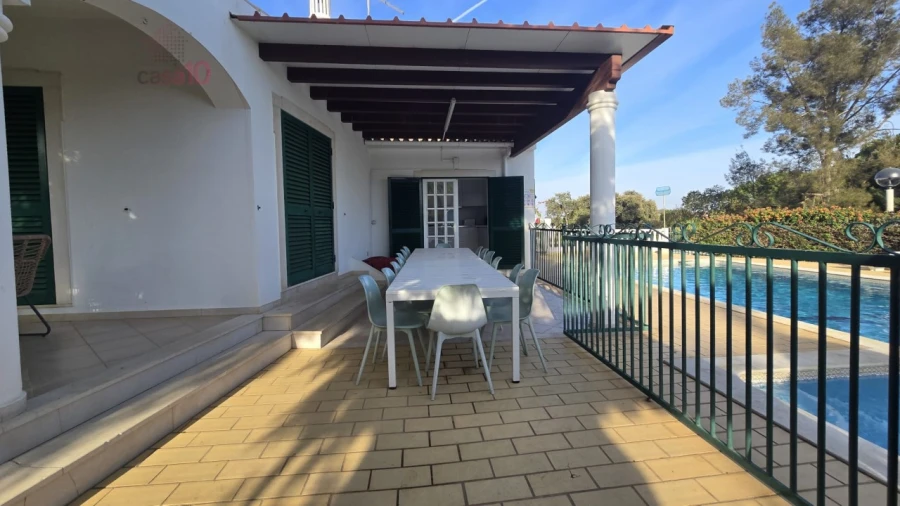 Moradia T6 para Venda em Albufeira e Olhos de Água Foto 2