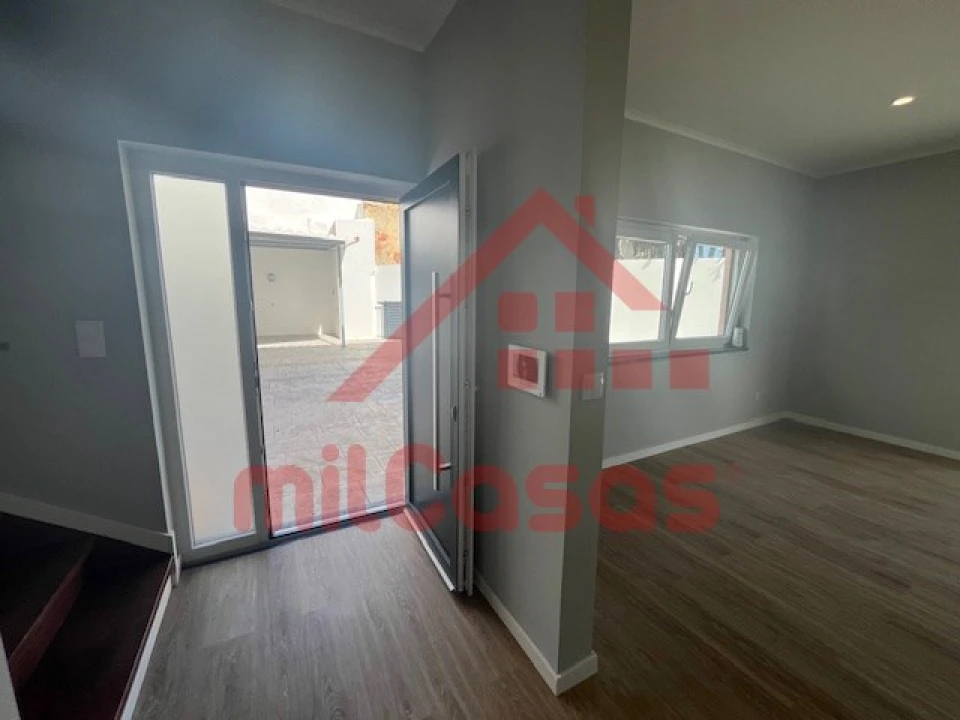 Moradia T3 para Venda em Ericeira Foto 8