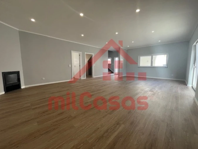 Moradia T3 para Venda em Ericeira Foto 11