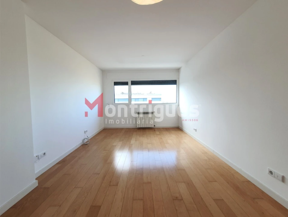 Apartamento T1 para Arrendamento em Parque das Nações Foto 5