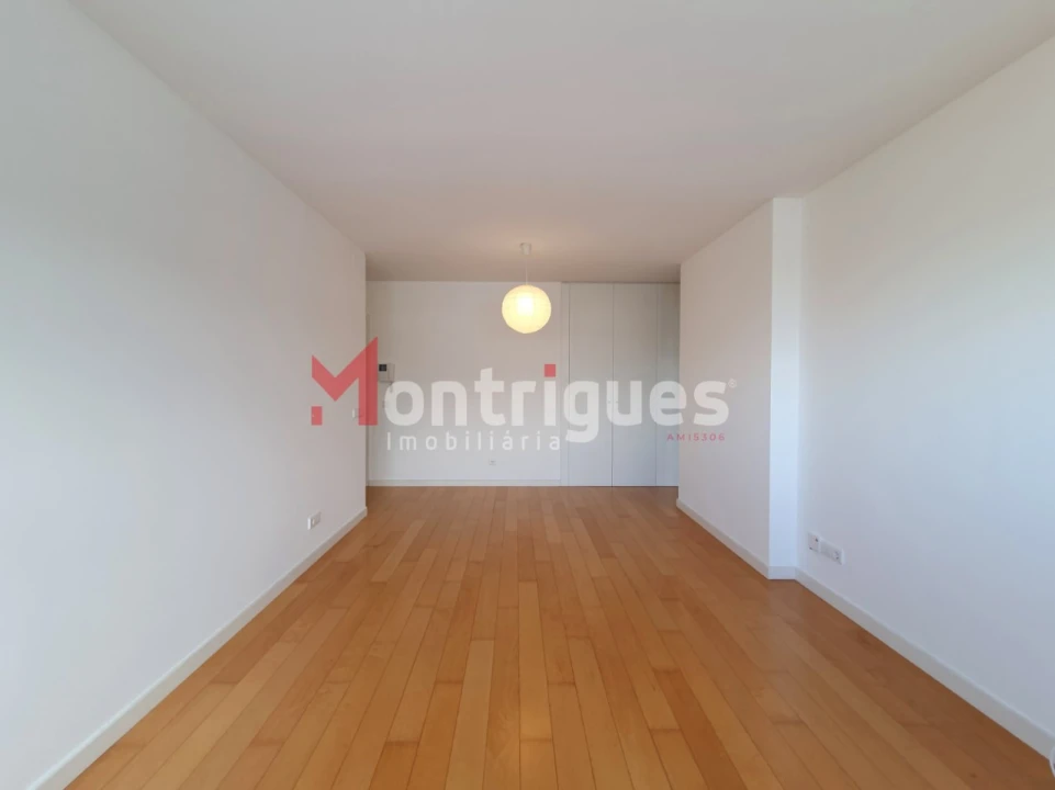 Apartamento T1 para Arrendamento em Parque das Nações Foto 6