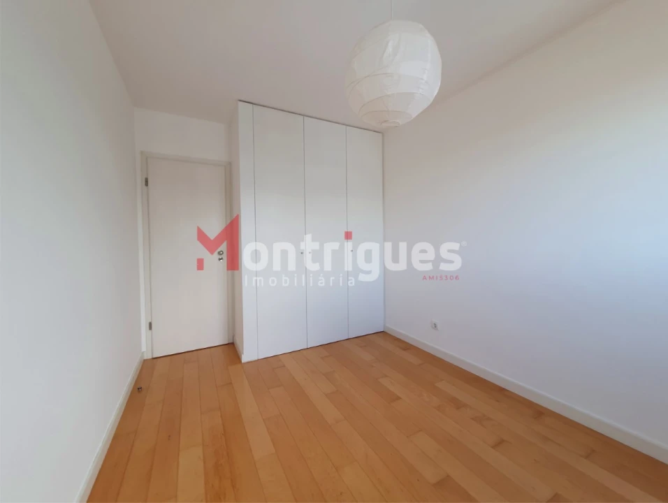 Apartamento T1 para Arrendamento em Parque das Nações Foto 8