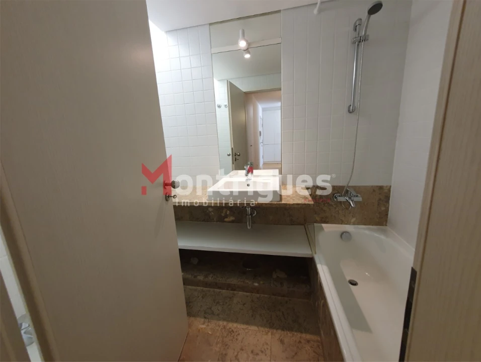 Apartamento T1 para Arrendamento em Parque das Nações Foto 10