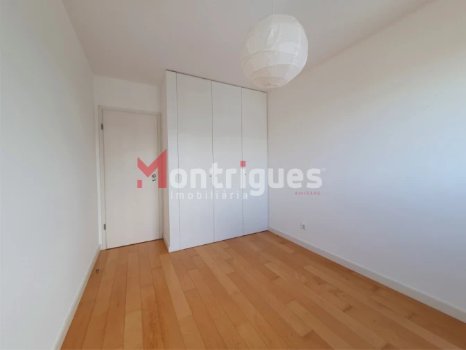 Apartamento T1 para Arrendamento em Parque das Nações Foto 8