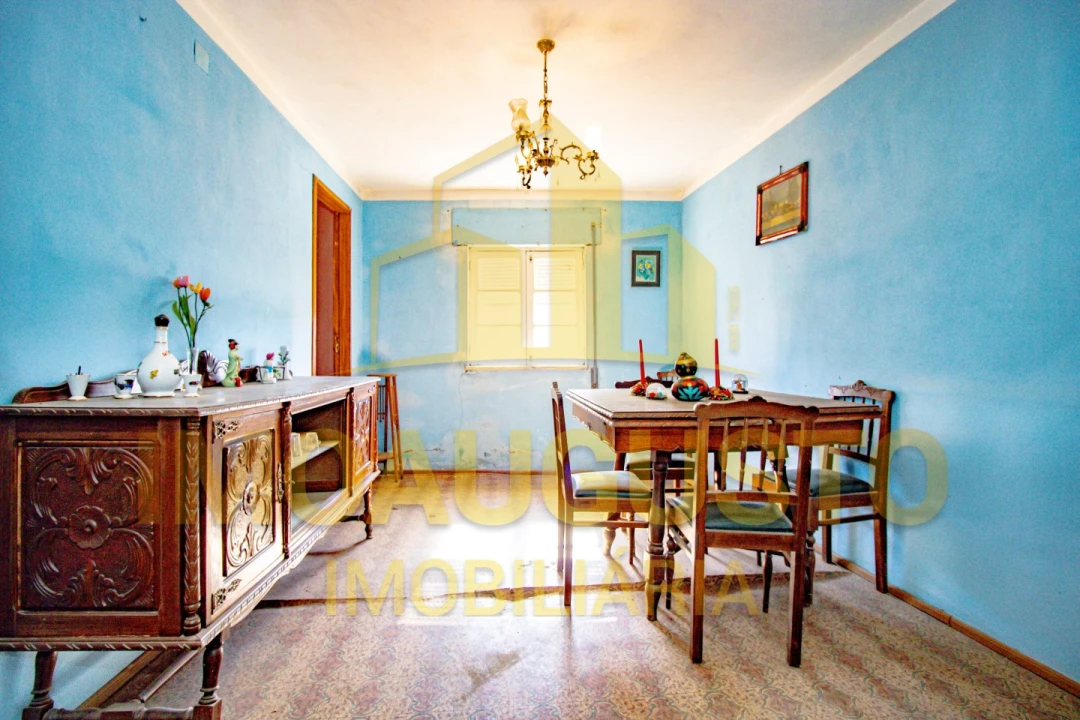 Moradia T4 para Venda em Vascoveiro Foto 6