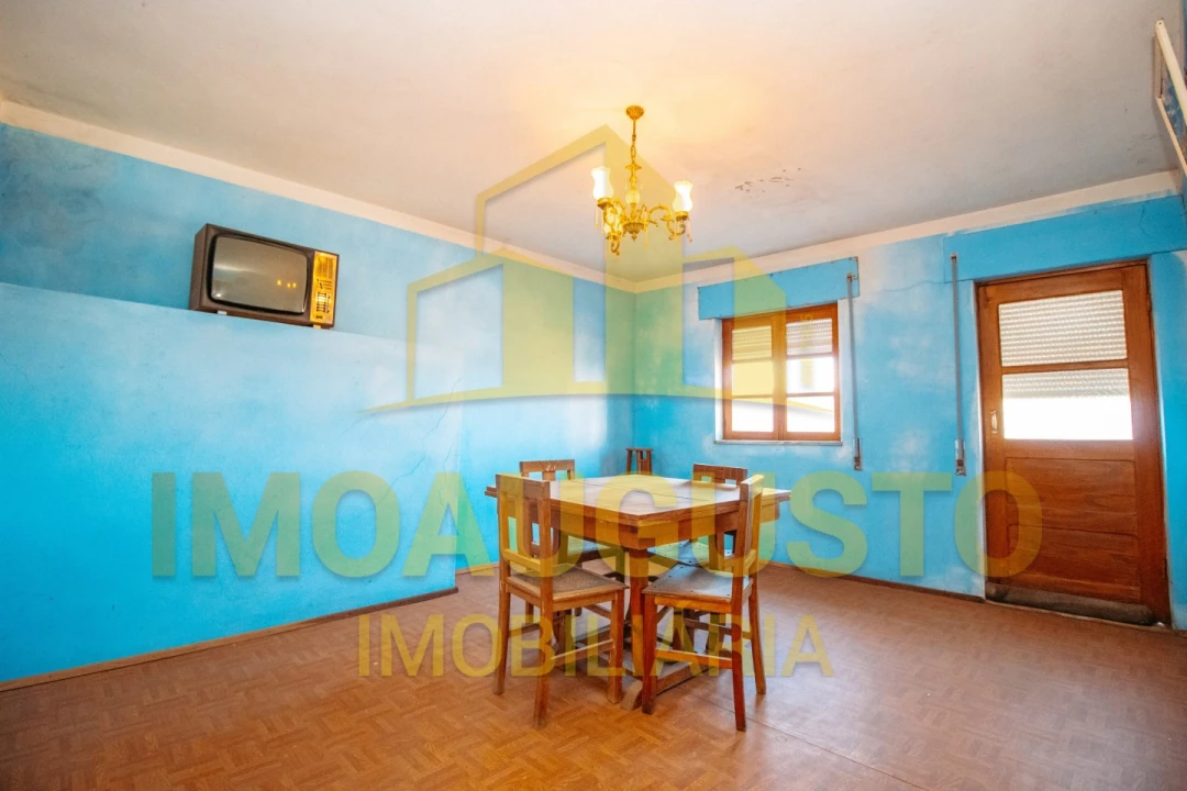 Moradia T4 para Venda em Vascoveiro Foto 7