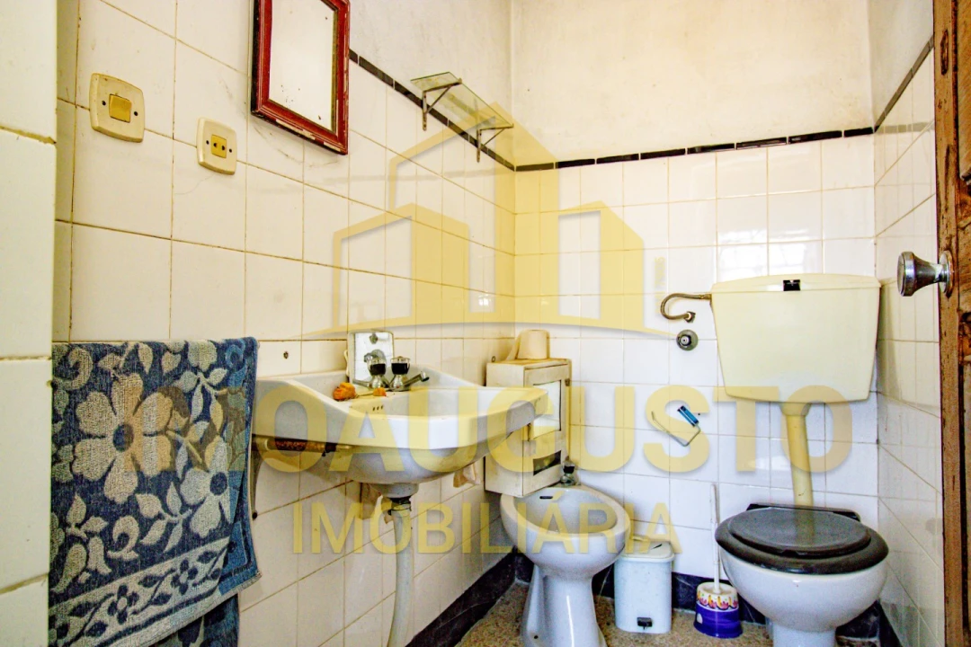 Moradia T4 para Venda em Vascoveiro Foto 13