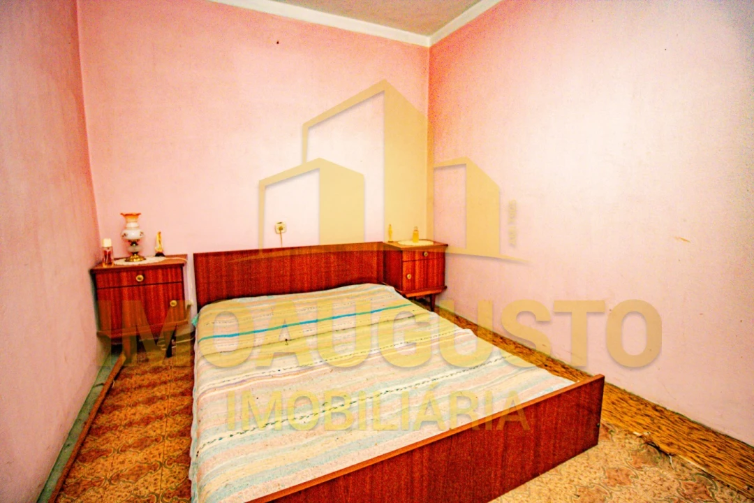 Moradia T4 para Venda em Vascoveiro Foto 14