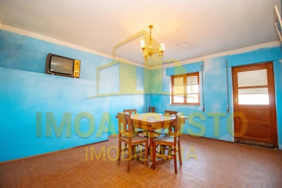 Moradia T4 para Venda em Vascoveiro