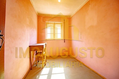 Moradia T4 para Venda em Vascoveiro