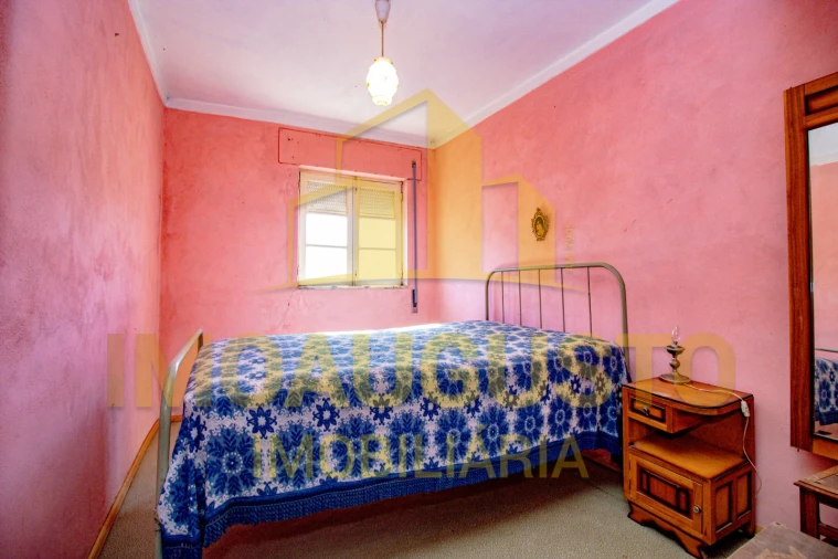 Moradia T4 para Venda em Vascoveiro Foto 9