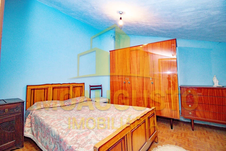 Moradia T4 para Venda em Vascoveiro Foto 11