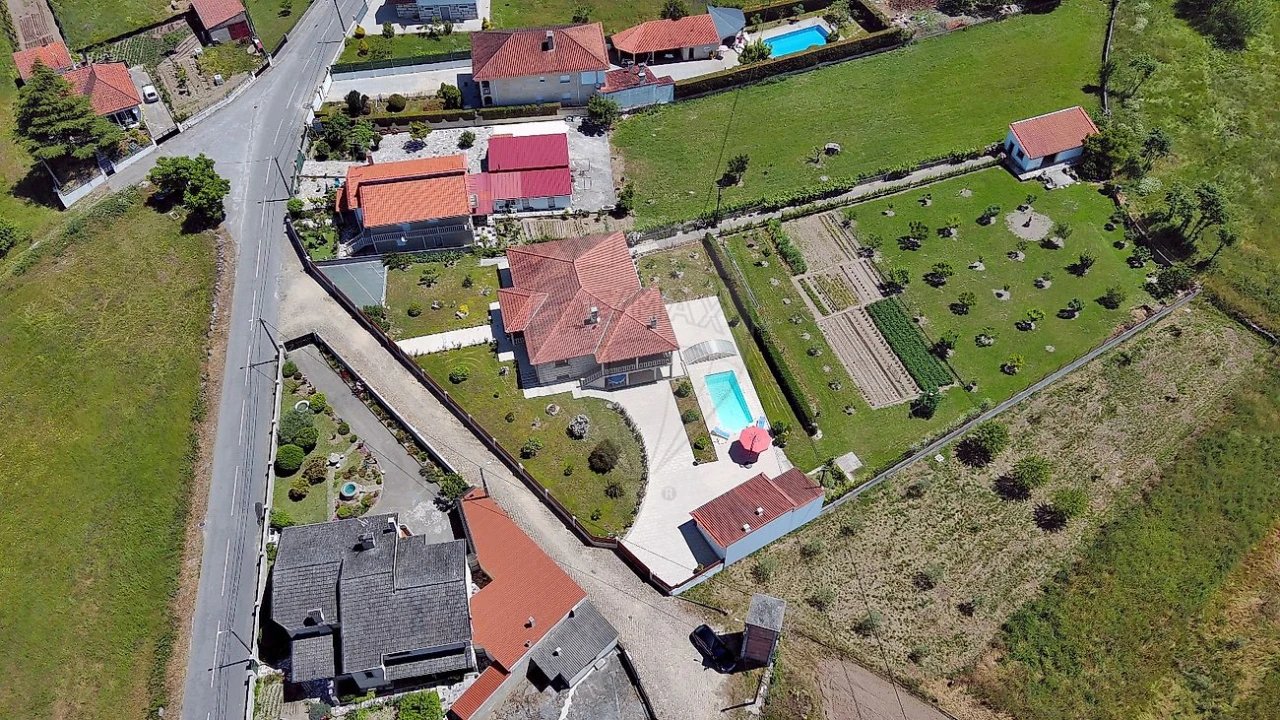 Moradia T4 para Venda em Lama de Arcos Foto 44