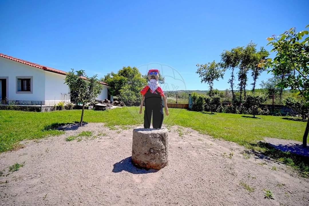 Moradia T4 para Venda em Lama de Arcos Foto 35