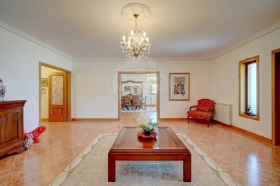 Moradia T4 para Venda em Lama de Arcos