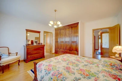 Moradia T4 para Venda em Lama de Arcos