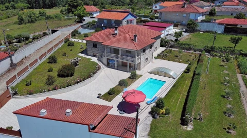 Moradia T4 para Venda em Lama de Arcos