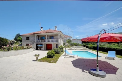 Moradia T4 para Venda em Lama de Arcos