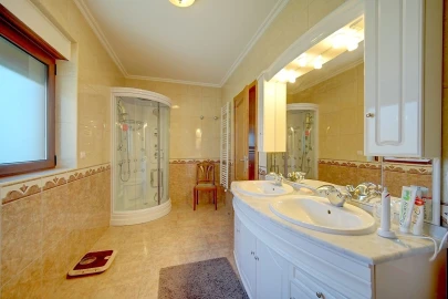 Moradia T4 para Venda em Lama de Arcos