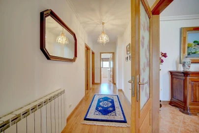 Moradia T4 para Venda em Lama de Arcos