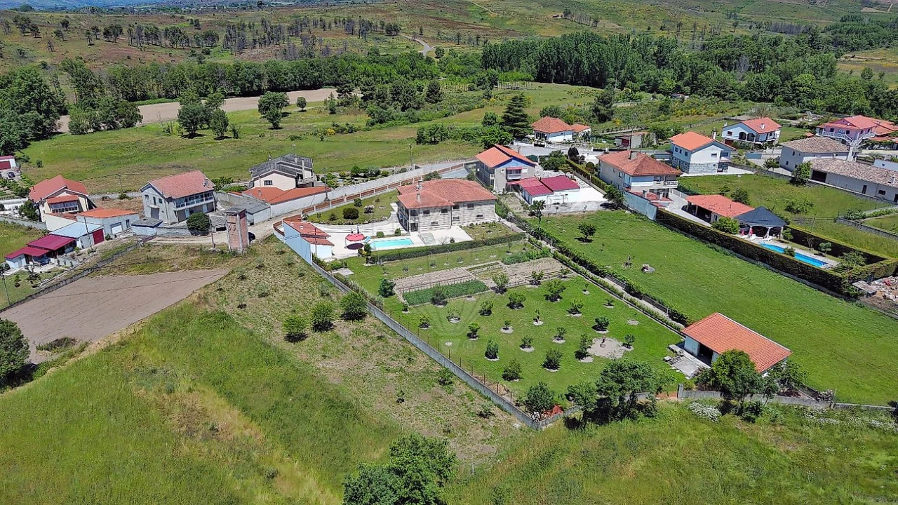 Moradia T4 para Venda em Lama de Arcos Foto 47