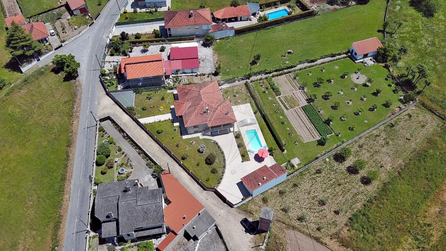 Moradia T4 para Venda em Lama de Arcos Foto 44