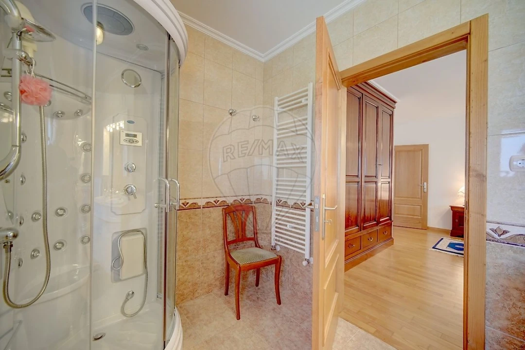 Moradia T4 para Venda em Lama de Arcos Foto 10